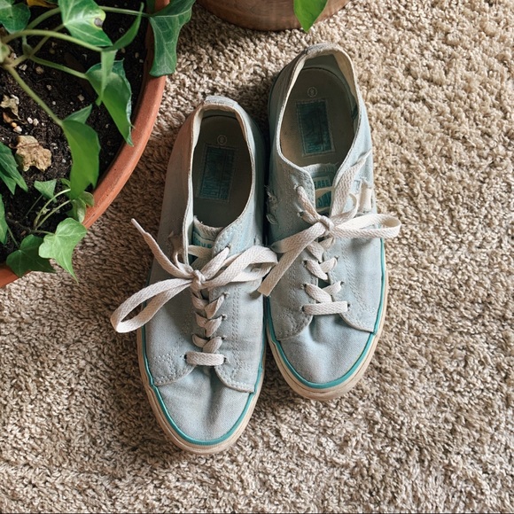Baby Blue Converse - Picture 1 of 6